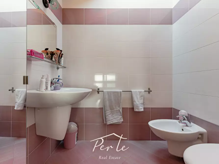 Immagine 22 di Appartamento in vendita  in Via Luigi Einaudi 84 a Curtatone