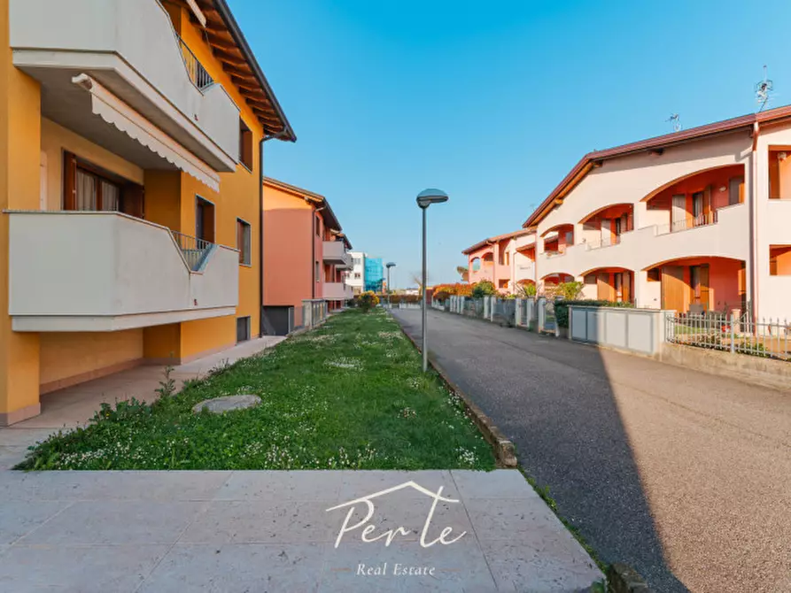 Immagine 29 di Appartamento in vendita  in Via Luigi Einaudi 84 a Curtatone