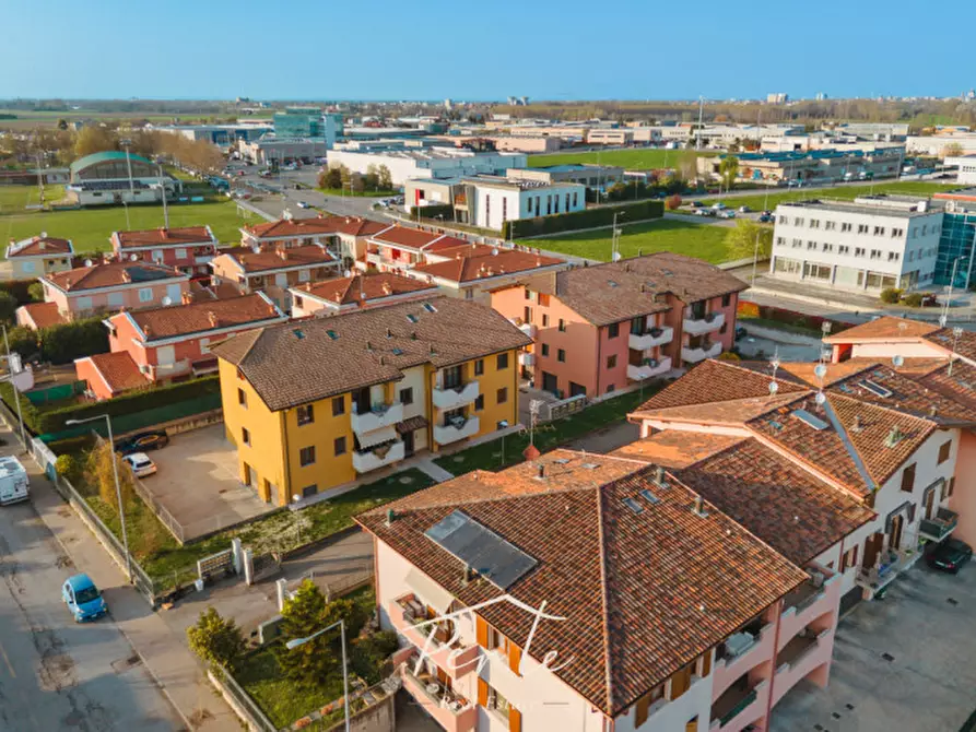 Immagine 31 di Appartamento in vendita  in Via Luigi Einaudi 84 a Curtatone