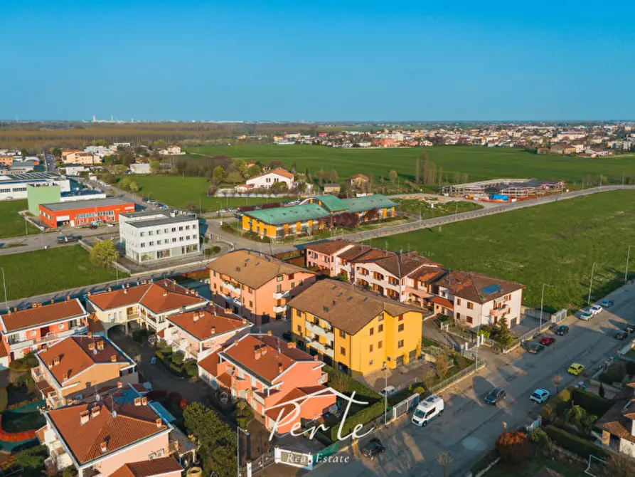 Immagine 33 di Appartamento in vendita  in Via Luigi Einaudi 84 a Curtatone