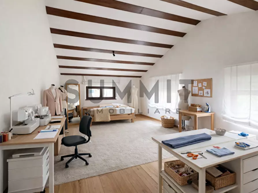 Immagine 2 di Laboratorio in affitto  a Zugliano