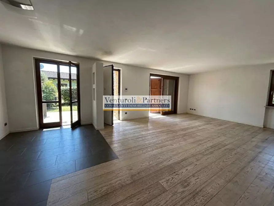 Immagine 3 di Appartamento in vendita  in Via L. Einaudi a Lonato del Garda