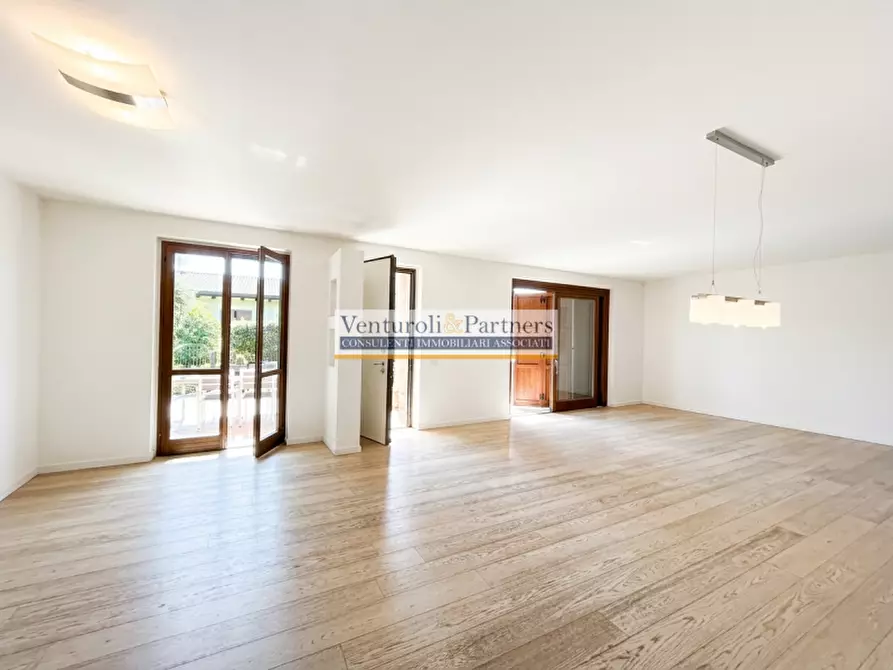 Immagine 7 di Appartamento in vendita  in Via L. Einaudi a Lonato del Garda