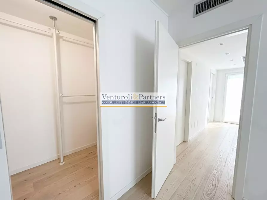 Immagine 9 di Appartamento in vendita  in Via L. Einaudi a Lonato del Garda