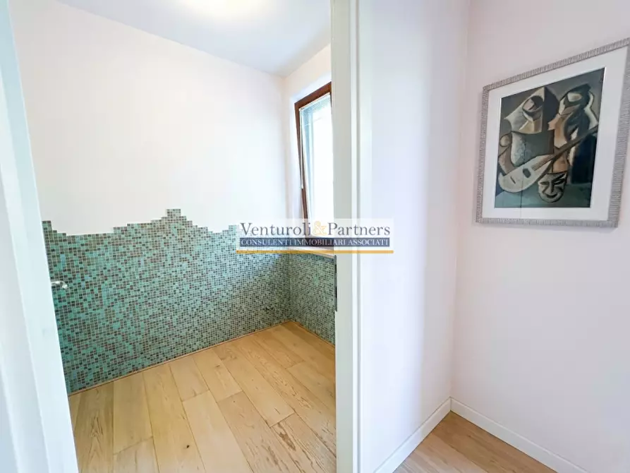 Immagine 10 di Appartamento in vendita  in Via L. Einaudi a Lonato del Garda