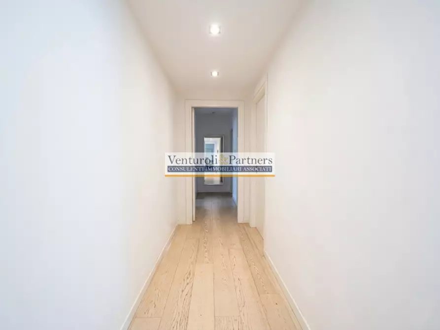 Immagine 11 di Appartamento in vendita  in Via L. Einaudi a Lonato del Garda