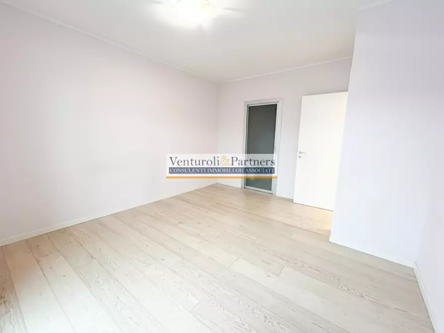 Immagine 12 di Appartamento in vendita  in Via L. Einaudi a Lonato del Garda