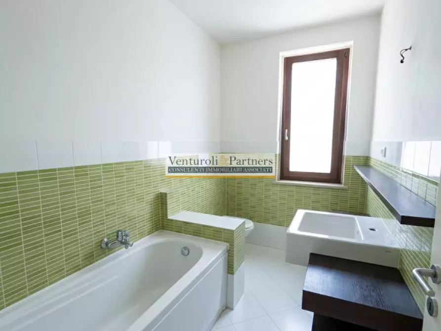 Immagine 16 di Appartamento in vendita  in Via L. Einaudi a Lonato del Garda