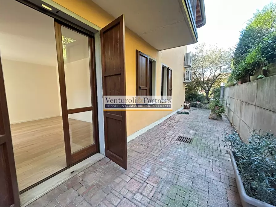 Immagine 17 di Appartamento in vendita  in Via L. Einaudi a Lonato del Garda
