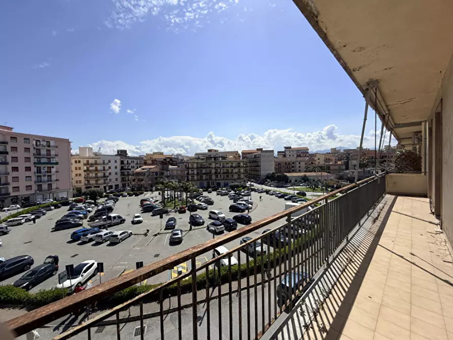 Immagine 1 di Appartamento in vendita  in Piazza XXV Aprile, 7 a Milazzo