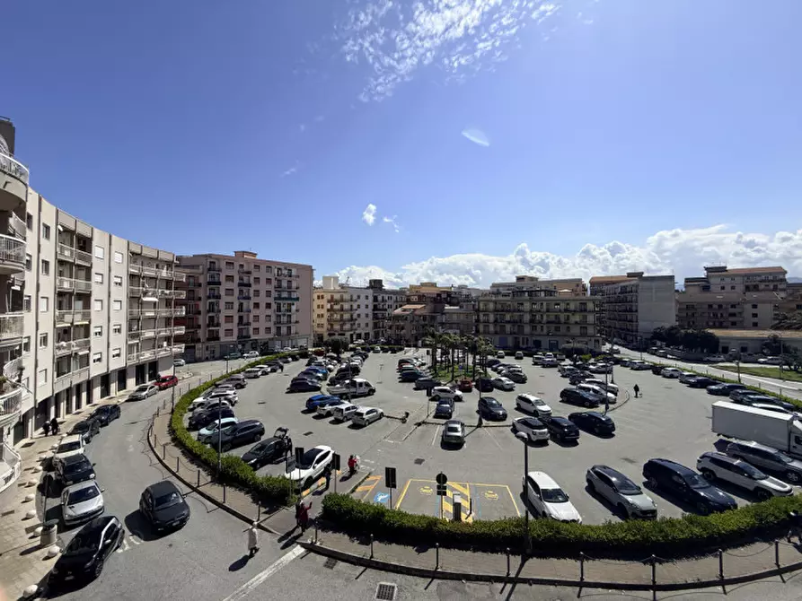 Immagine 8 di Appartamento in vendita  in Piazza XXV Aprile, 7 a Milazzo
