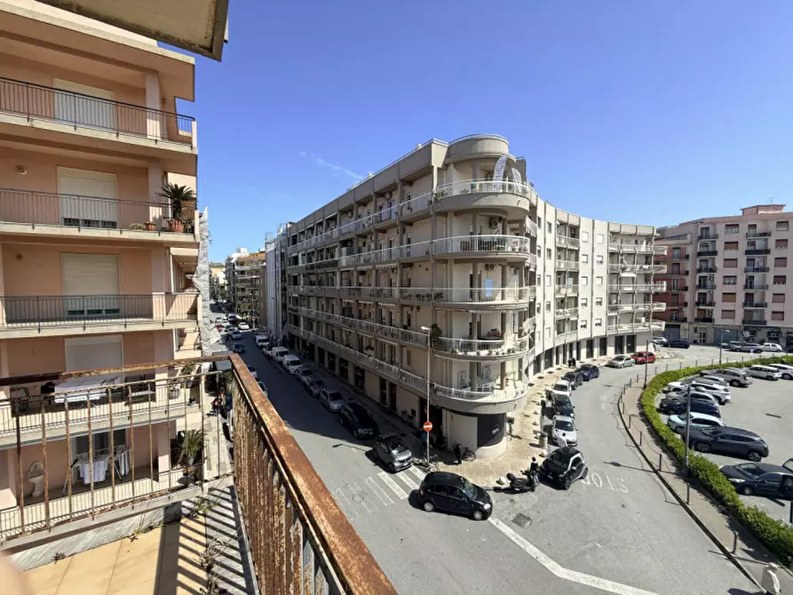 Immagine 9 di Appartamento in vendita  in Piazza XXV Aprile, 7 a Milazzo