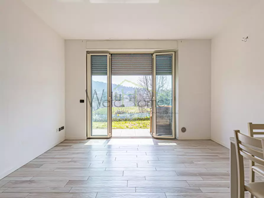 Immagine 2 di Appartamento in vendita  in Via Raffaello a Tavernerio