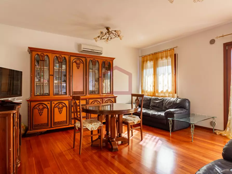 Immagine 1 di Appartamento in vendita  in Mestre a Venezia