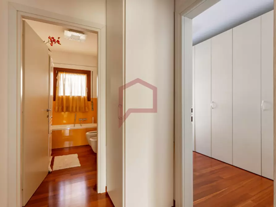 Immagine 5 di Appartamento in vendita  in Mestre a Venezia