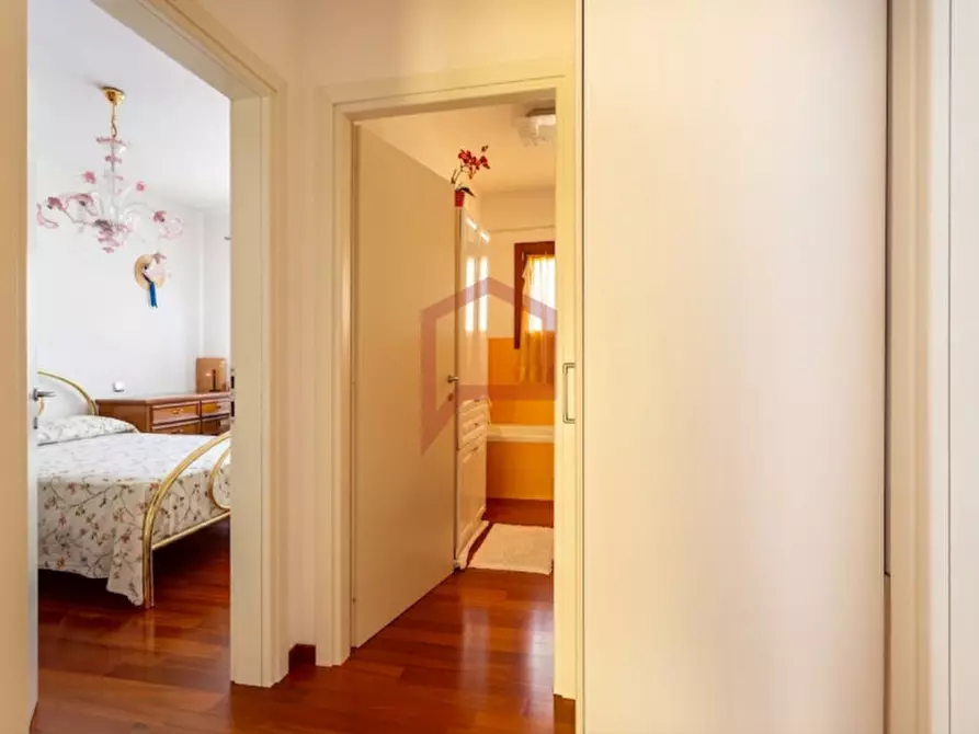 Immagine 9 di Appartamento in vendita  in Mestre a Venezia