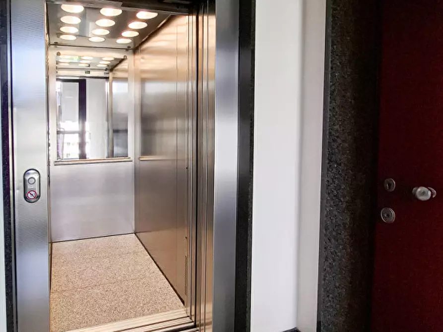 Immagine 31 di Appartamento in vendita  in Via Resia - Reschenstraße a Bolzano
