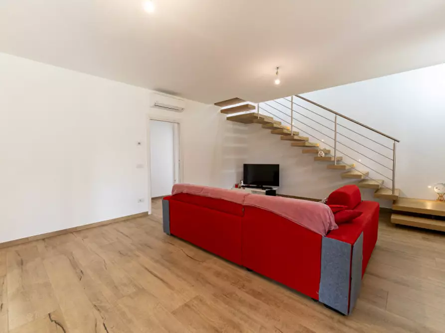 Immagine 7 di Villa in vendita  a Correzzola