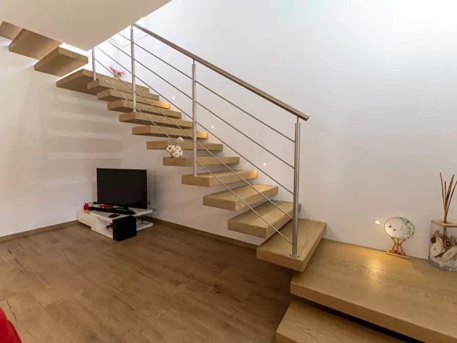 Immagine 8 di Villa in vendita  a Correzzola