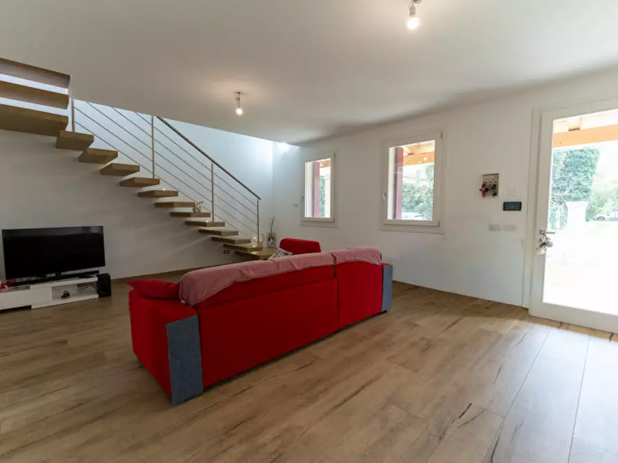 Immagine 9 di Villa in vendita  a Correzzola