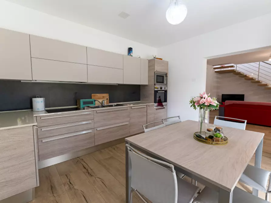 Immagine 11 di Villa in vendita  a Correzzola