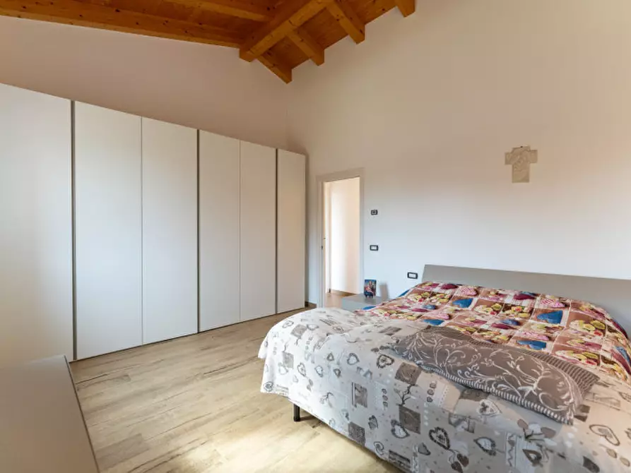 Immagine 15 di Villa in vendita  a Correzzola