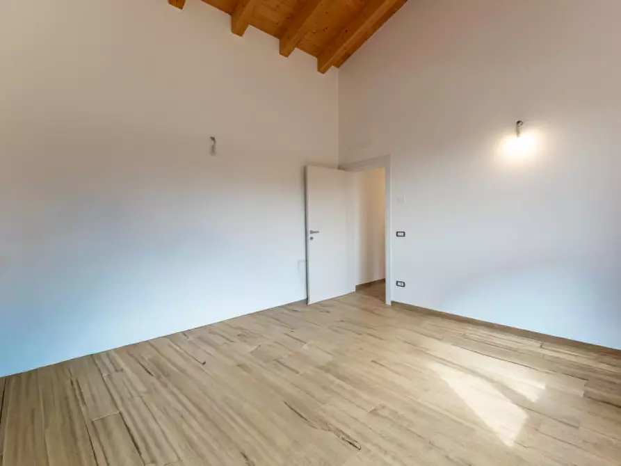 Immagine 17 di Villa in vendita  a Correzzola