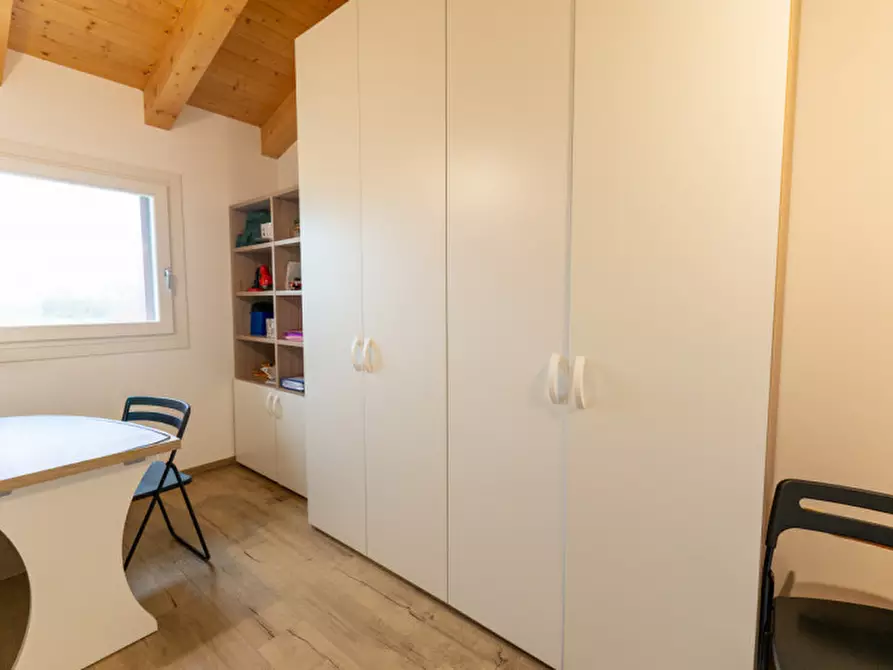 Immagine 21 di Villa in vendita  a Correzzola