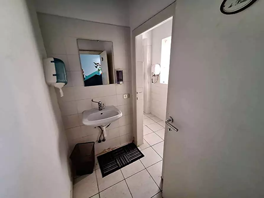 Immagine 6 di Laboratorio in vendita  in Via Maragliano 12 - 27058 Voghera (PV) a Voghera