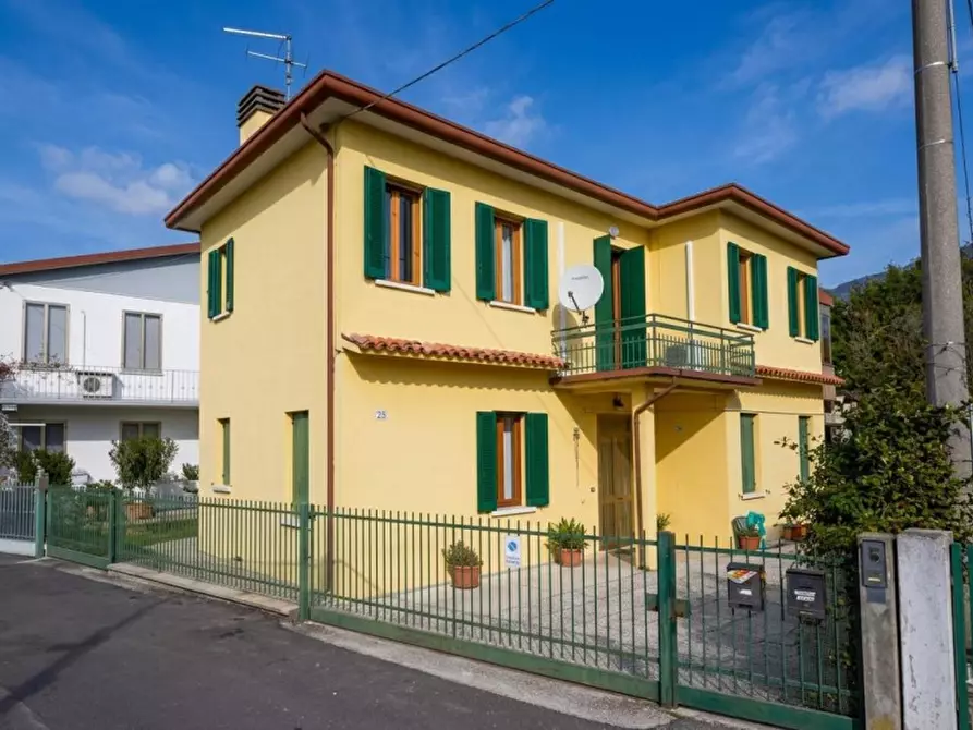 Immagine 3 di Appartamento in vendita  in Via Tripoli a Selvazzano Dentro