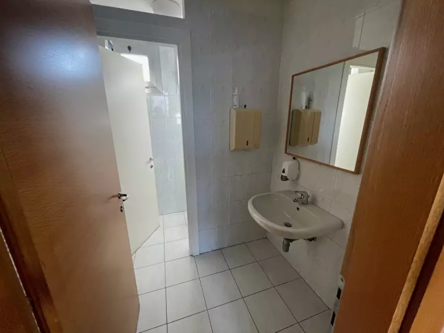 Immagine 8 di Ufficio in affitto  in via battaglia a Albignasego