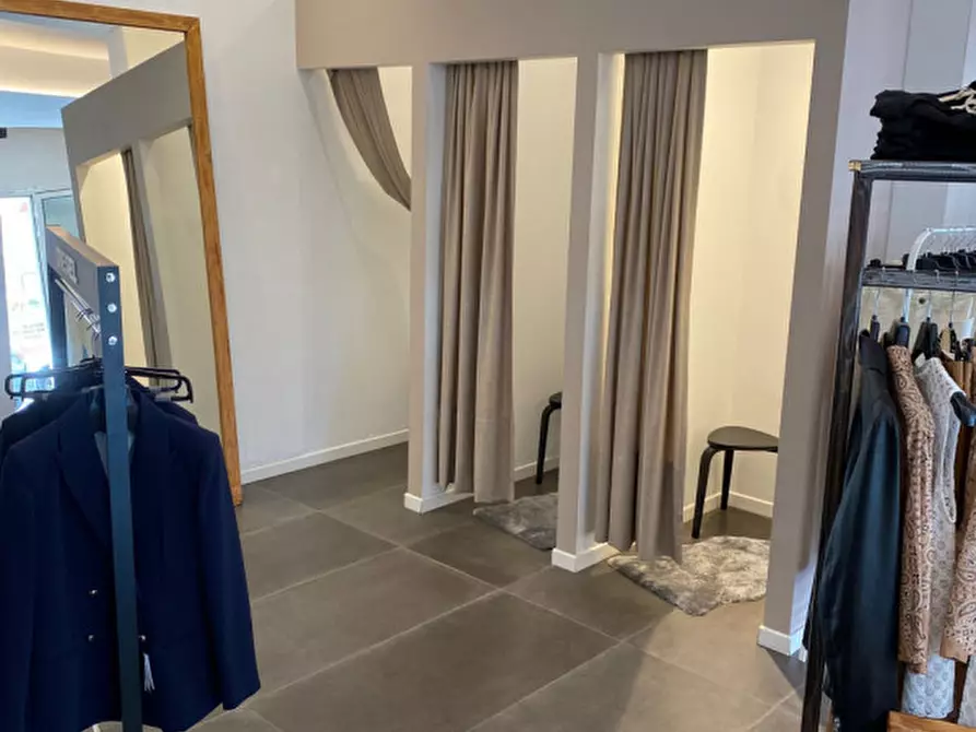 Immagine 4 di Negozio in affitto  in Via Guido Reni a Padova