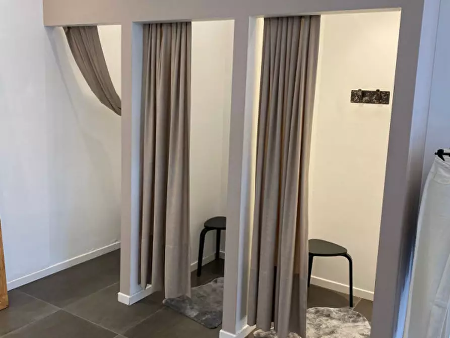 Immagine 11 di Negozio in affitto  in Via Guido Reni a Padova