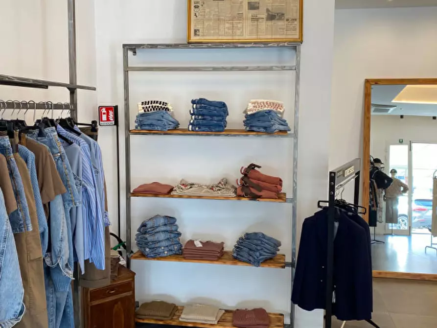 Immagine 13 di Negozio in affitto  in Via Guido Reni a Padova