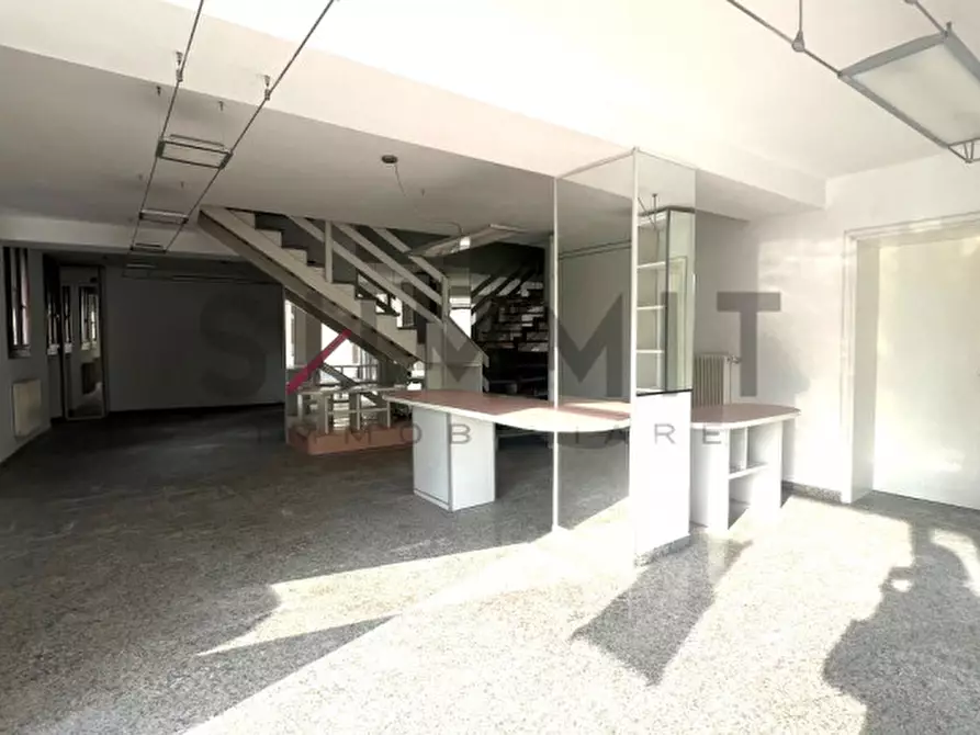 Immagine 6 di Negozio in affitto  a Schio