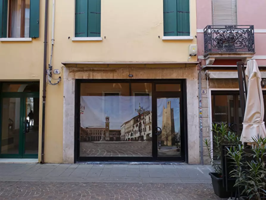 Immagine 1 di Attività commerciale in vendita  in Vicolo Zanella a Rovigo