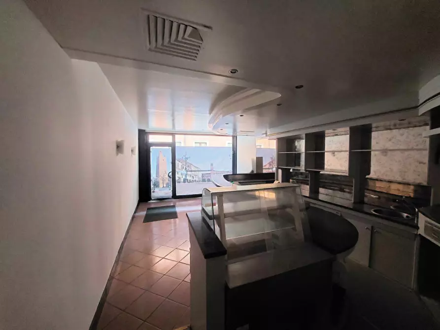 Immagine 5 di Attività commerciale in vendita  in Vicolo Zanella a Rovigo