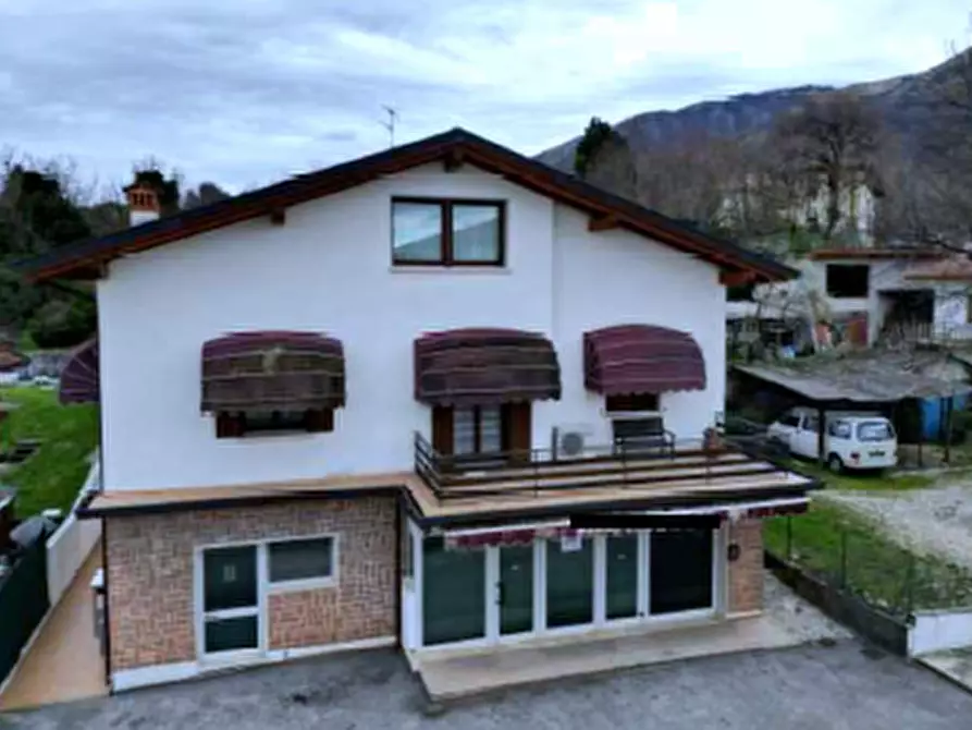 Immagine 1 di Laboratorio in vendita  in Via Trieste, 55 a Aviano