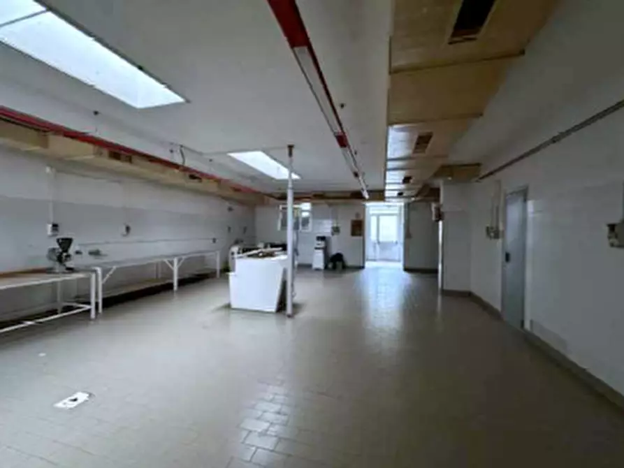 Immagine 6 di Laboratorio in vendita  in Via Trieste, 55 a Aviano