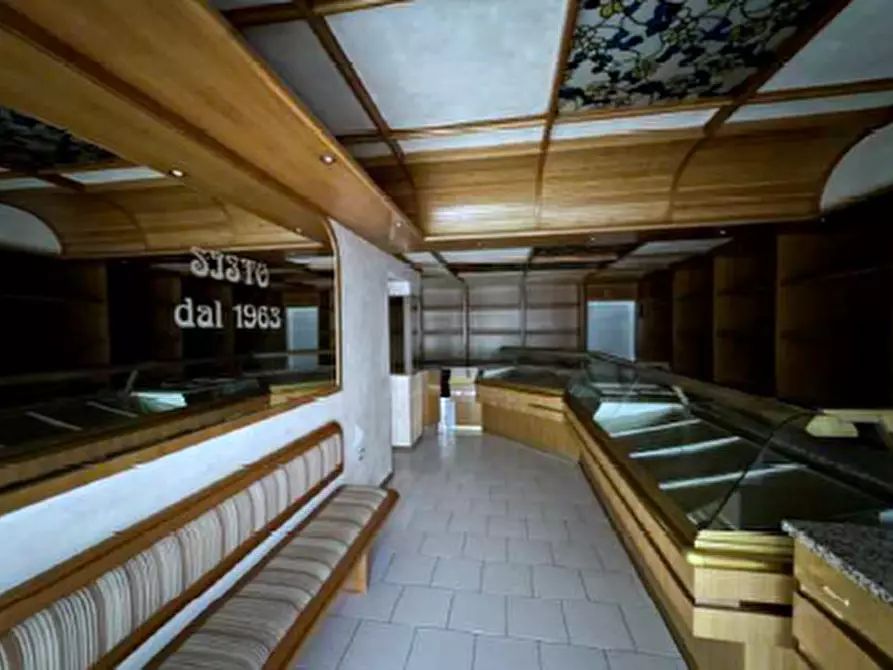 Immagine 6 di Negozio in vendita  in Via Trieste, 55 a Aviano