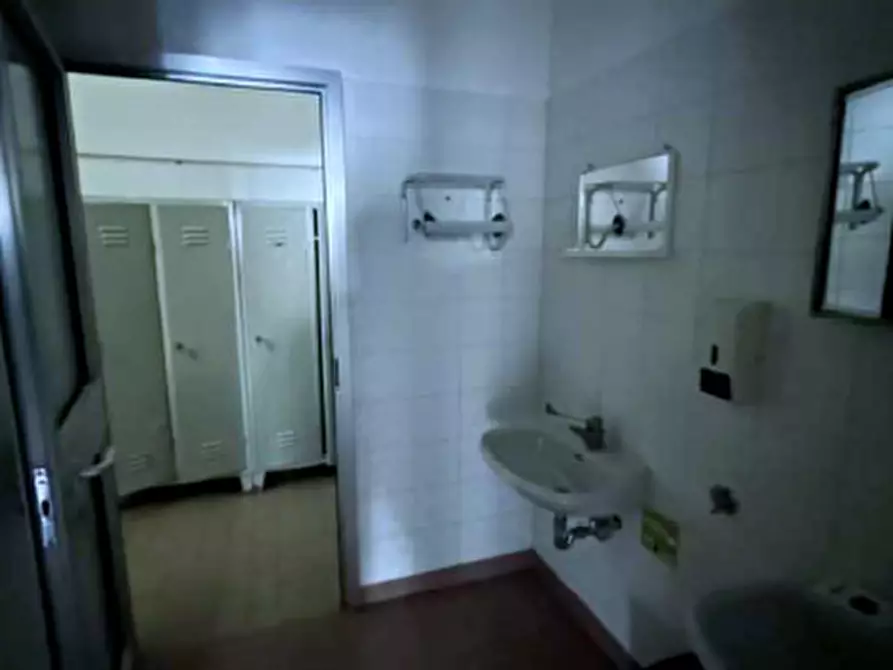 Immagine 7 di Negozio in vendita  in Via Trieste, 55 a Aviano