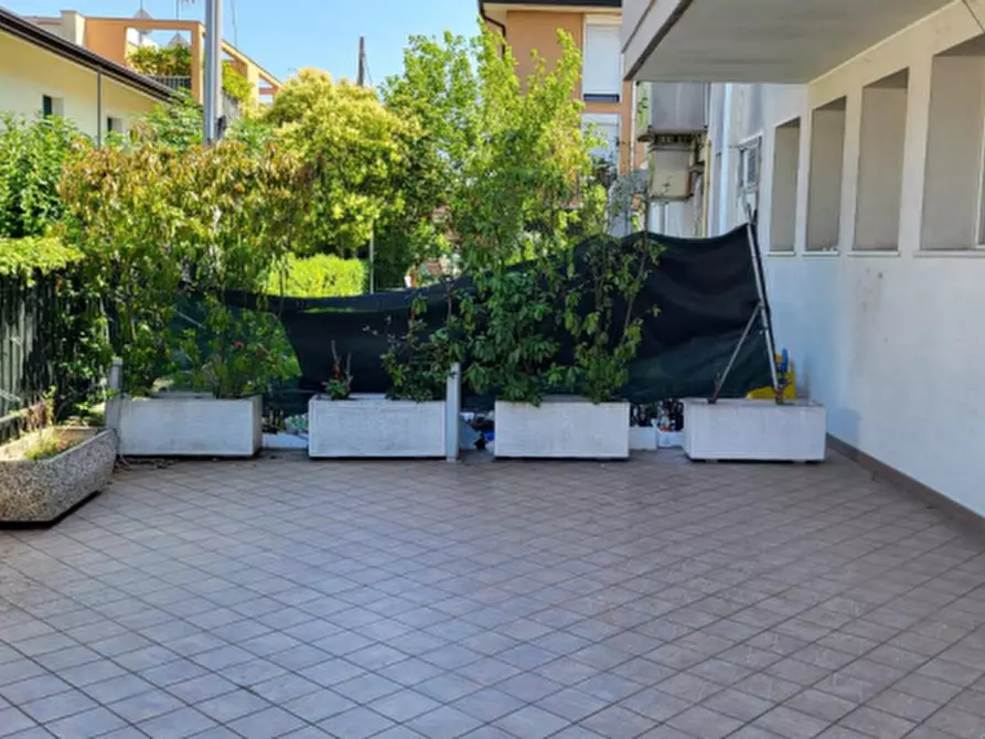 Immagine 2 di Attività commerciale in vendita  in Strada del Santo, 64 a Cadoneghe