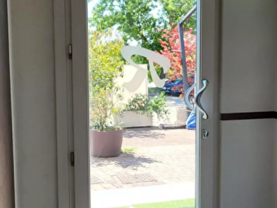 Immagine 3 di Attività commerciale in vendita  in Strada del Santo, 64 a Cadoneghe