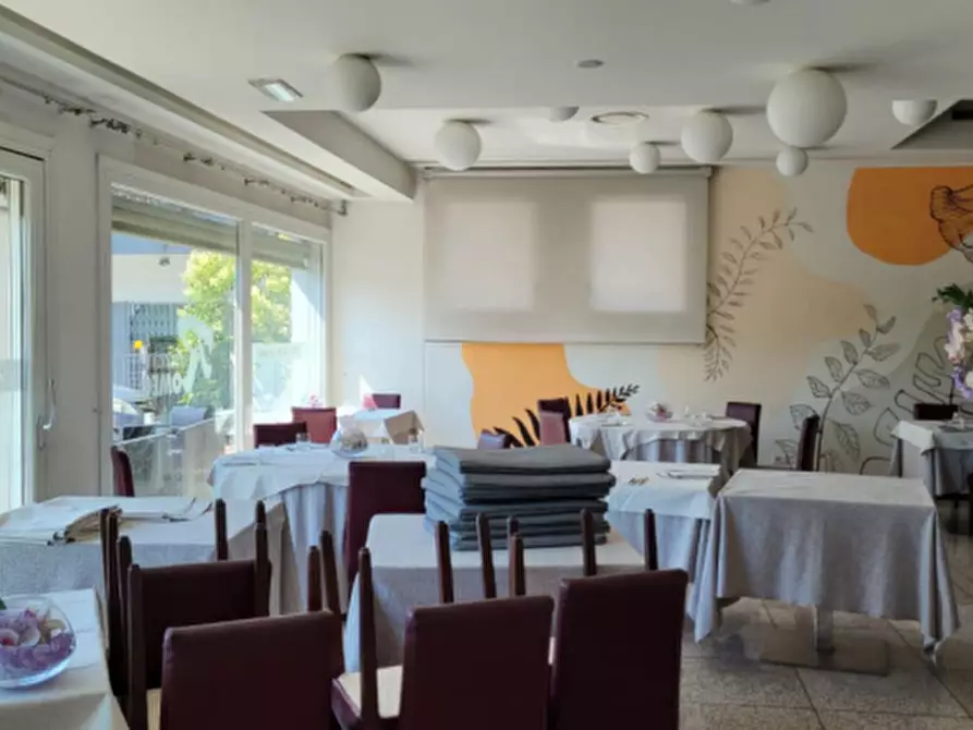 Immagine 4 di Attività commerciale in vendita  in Strada del Santo, 64 a Cadoneghe