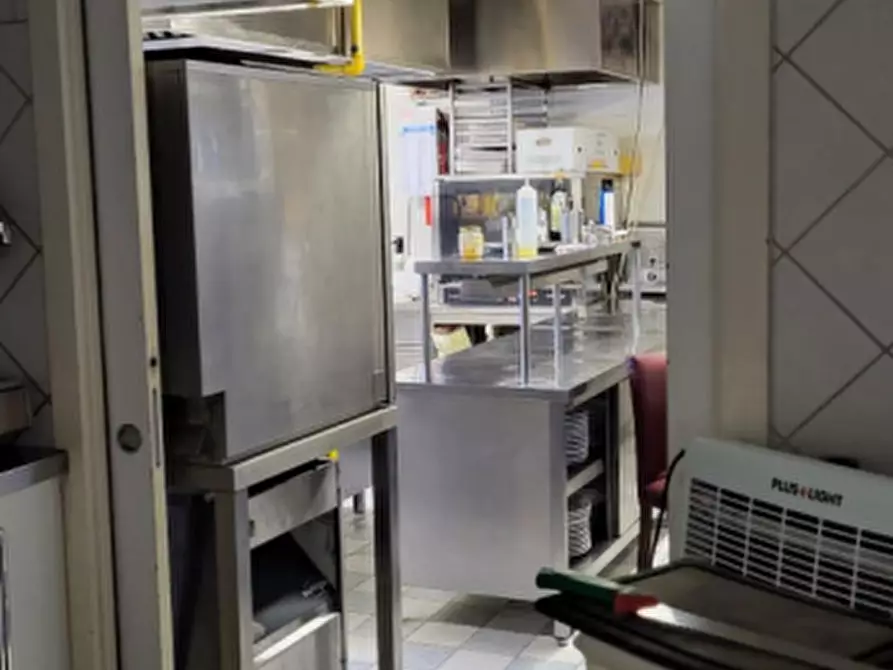 Immagine 8 di Attività commerciale in vendita  in Strada del Santo, 64 a Cadoneghe