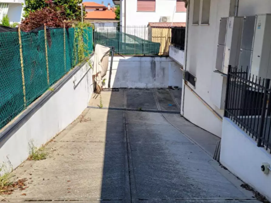 Immagine 13 di Attività commerciale in vendita  in Strada del Santo, 64 a Cadoneghe