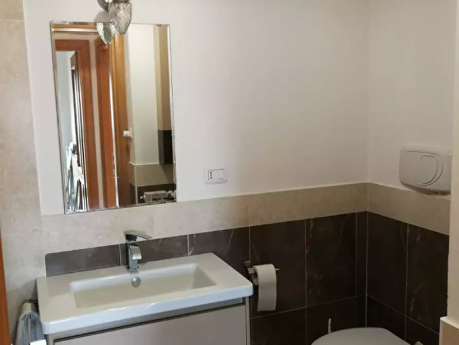 Immagine 22 di Appartamento in affitto  in Via Wanda Osiris, 27 a Roma