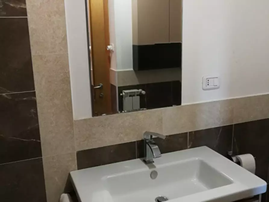 Immagine 25 di Appartamento in affitto  in Via Wanda Osiris, 27 a Roma