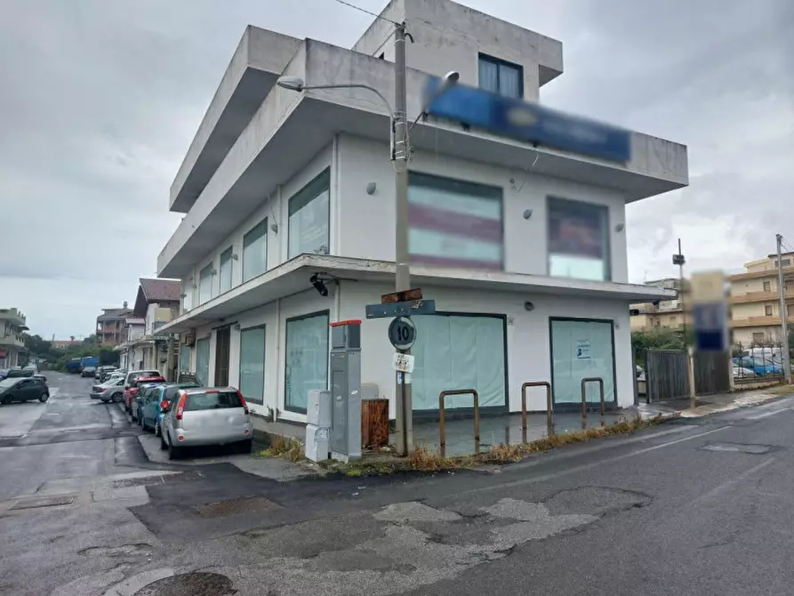 Immagine 1 di Negozio in vendita  in Via Giorgio Amendola, 98051 Barcellona Pozzo di Gotto ME, Italia a Barcellona Pozzo Di Gotto