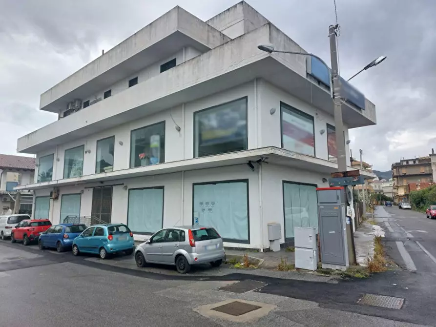 Immagine 3 di Negozio in vendita  in Via Giorgio Amendola, 98051 Barcellona Pozzo di Gotto ME, Italia a Barcellona Pozzo Di Gotto